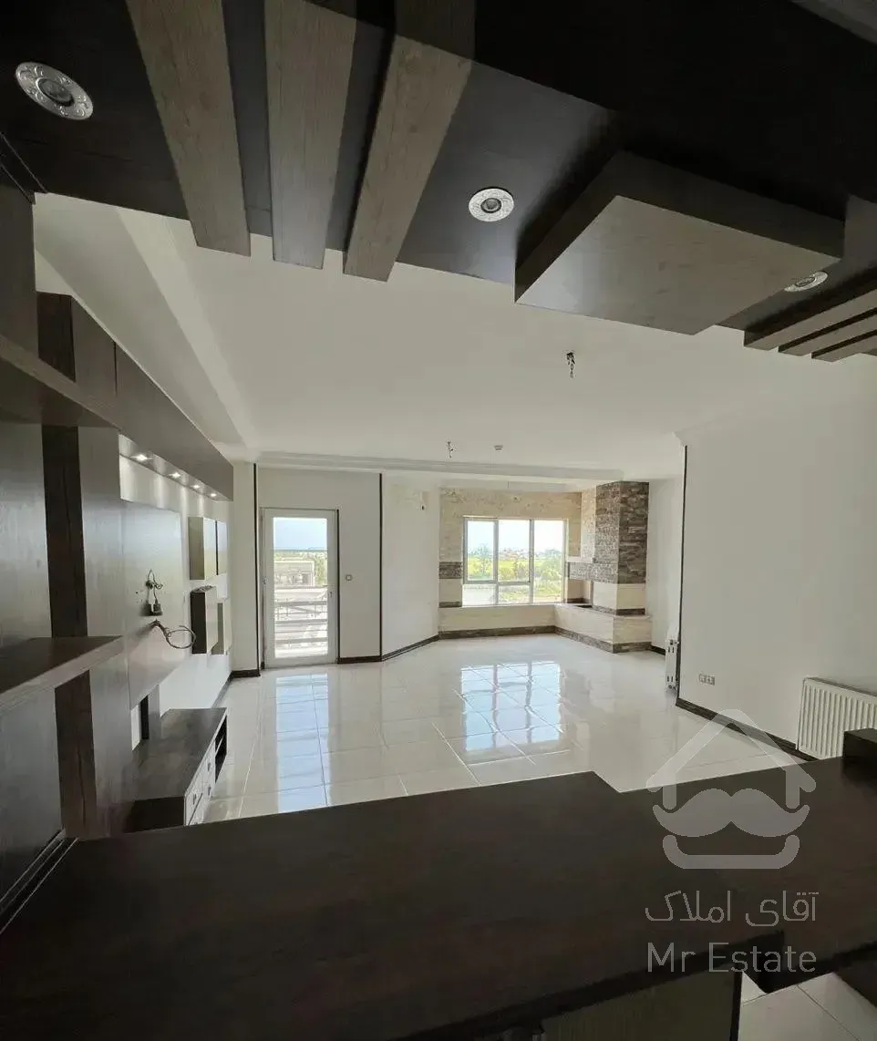 فروش واحد ۱۰۰ متری طبقه ۵ با ویو دریا