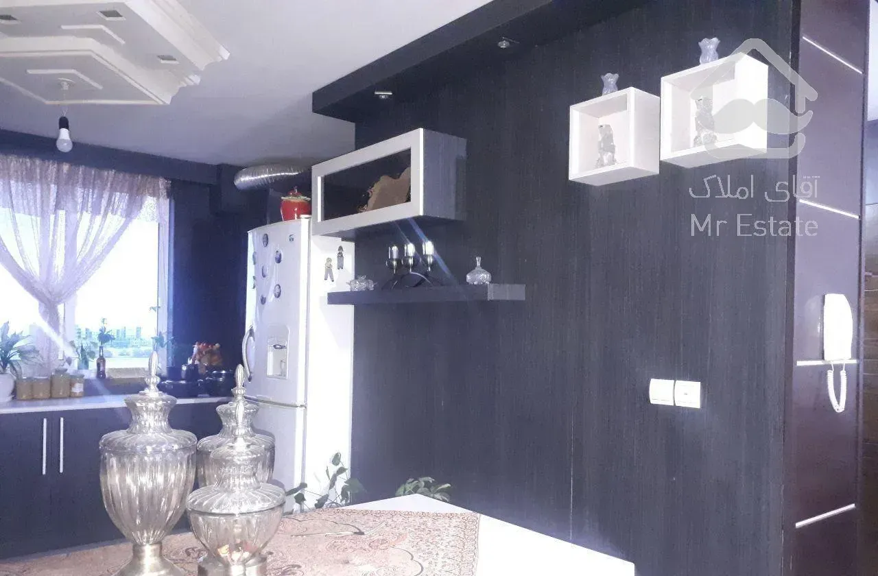 حاشیه امیریه ۱۱۰متری هشت واحدی