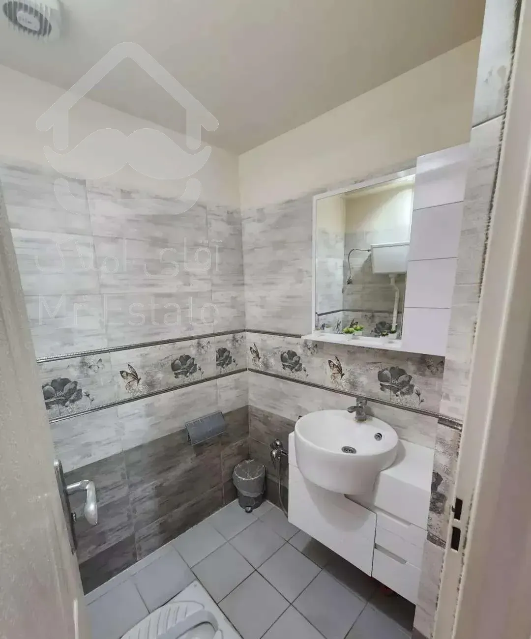 آپارتمان ۹۷ متری خوش نقشه و نورگیر، استاد معین