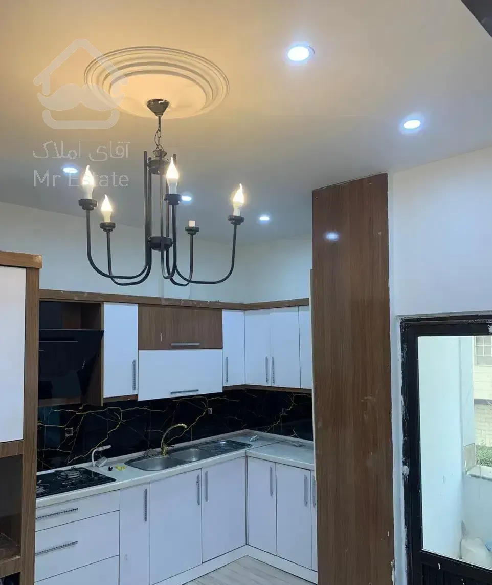 اقبال۱۵ / شیک لوکس / دو قدمی حاشیه خیابان اصلی