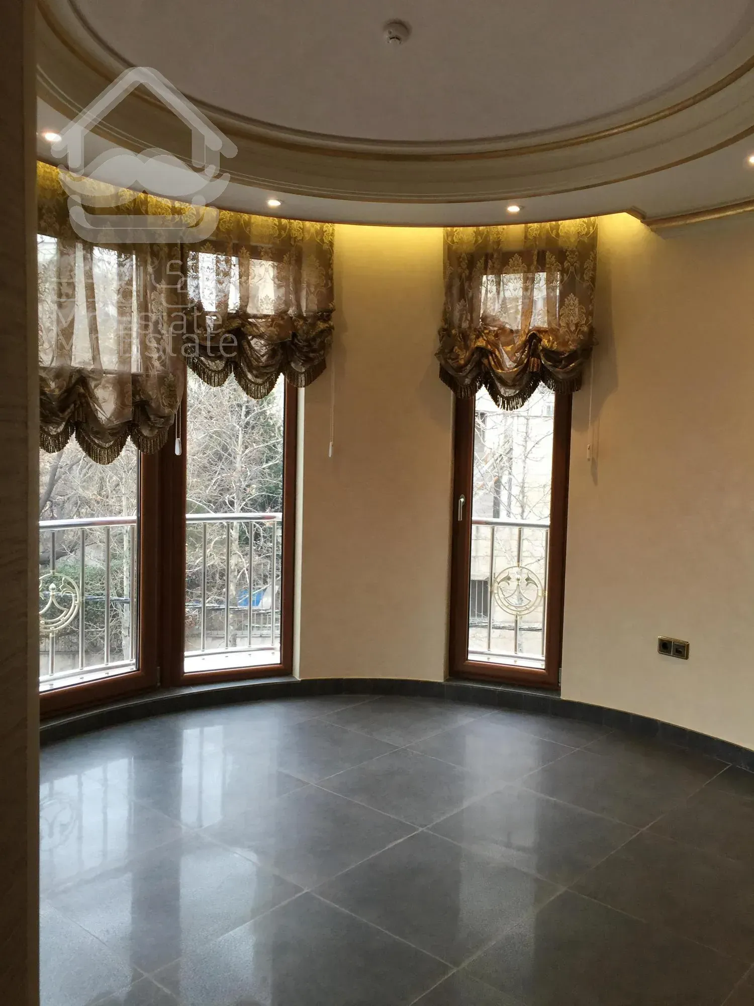 خرید ۴۲۵ متر تکواحدی در گرانترین لوکیشن سنبل