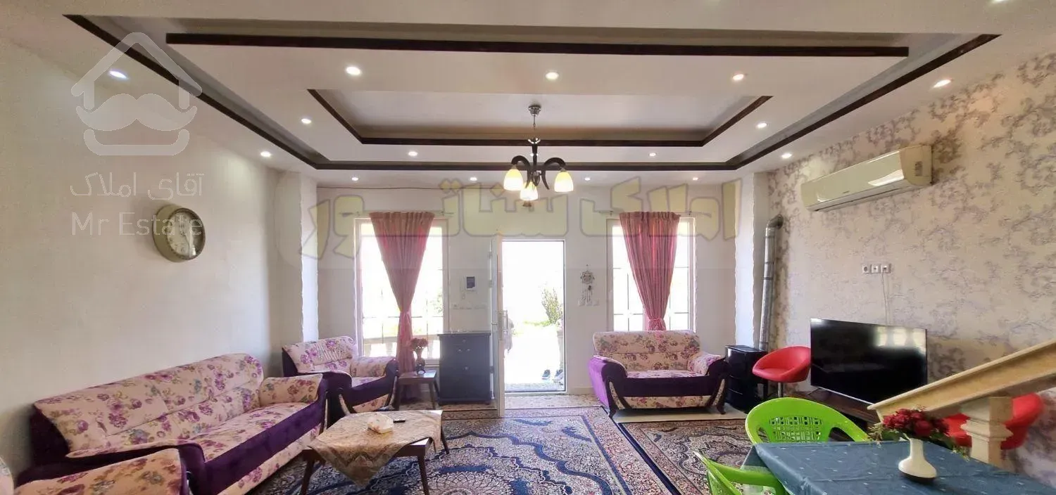 * املاک سناتـور * خانه ویلایی 400متری نزدیک شهر