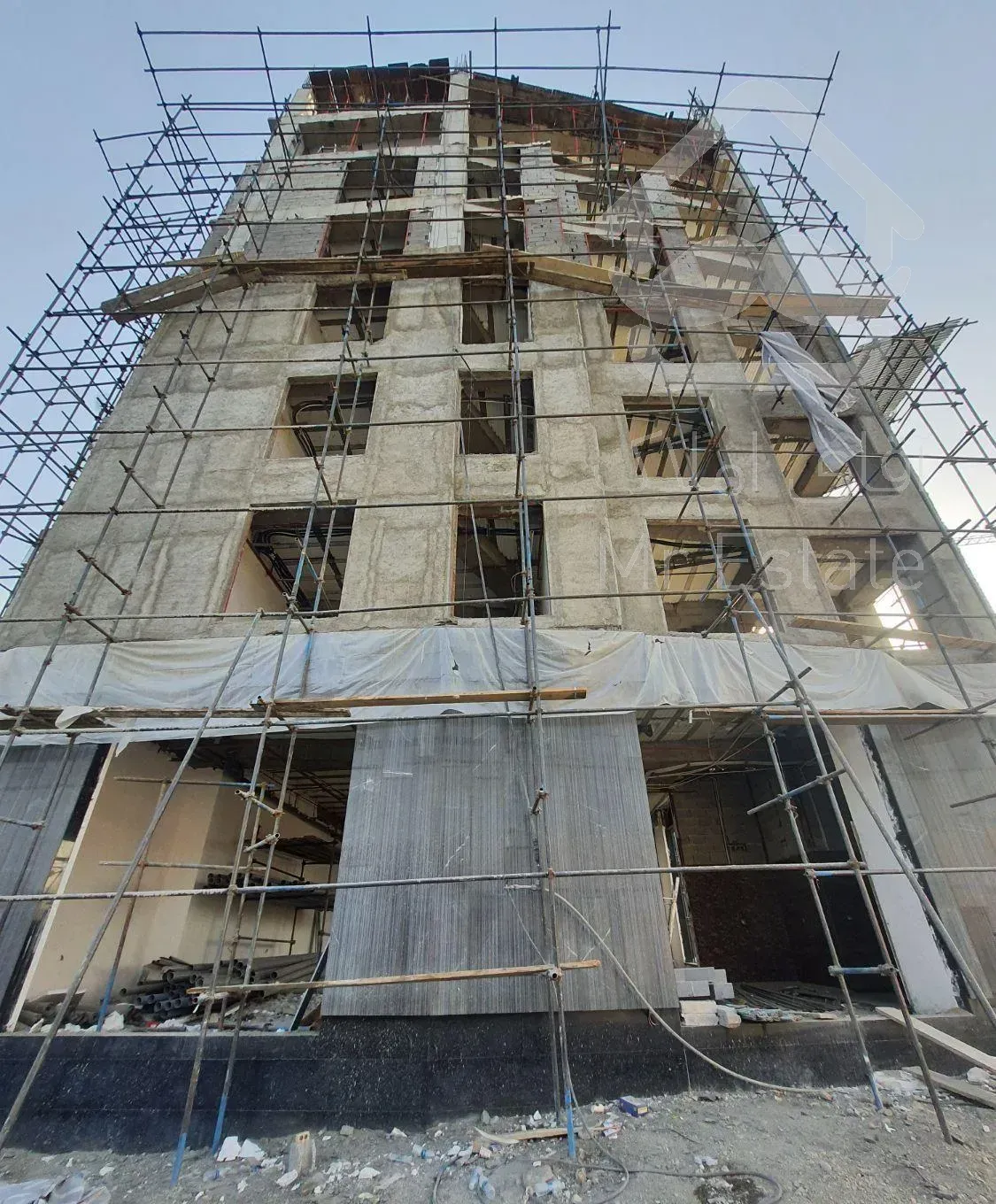 برج باغ رویال هما/مرزداران/۱۱۸ متر/ژورنالی/قربانی