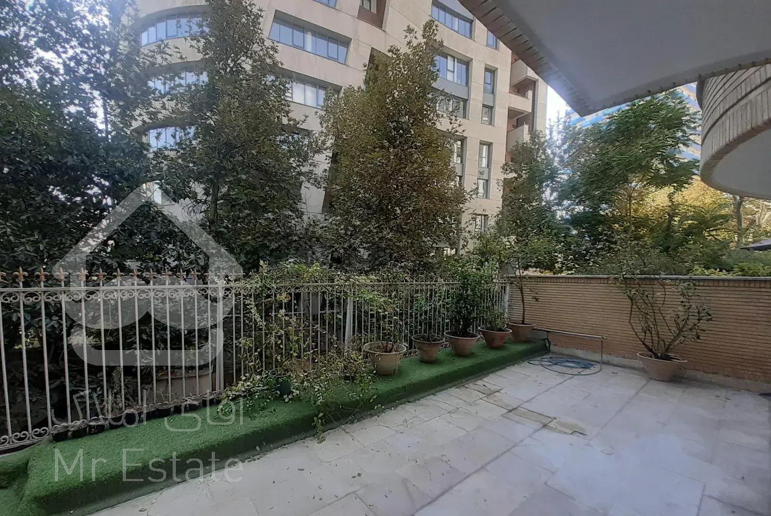 ۲۰۰متر، نیاوران *گل سنگ*