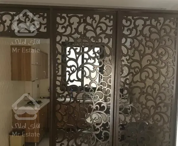 اندرزگو ۱۳۶متر آپارتمان با موقعیت‌اداری