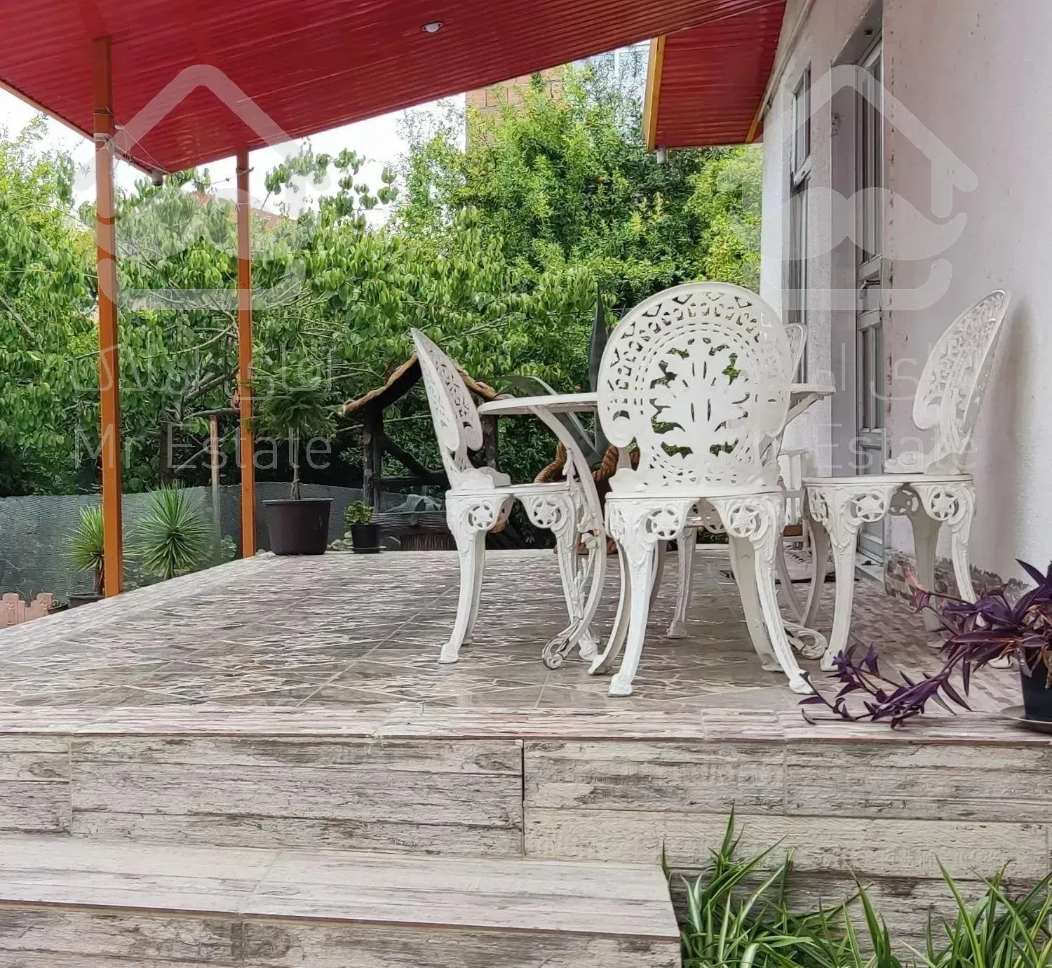 ویلااستخردارآب گرم  با استخر نوساز و شیک