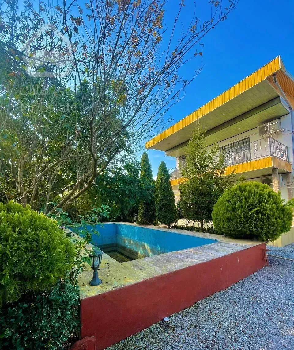 ویلاباغ چندساله با استخر۴فصل/سنددار/قیمت کل میباشد