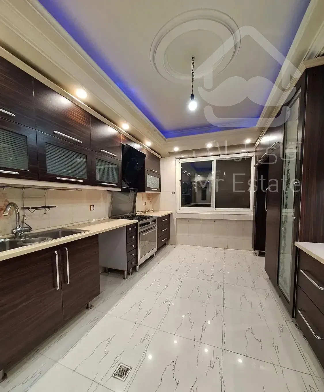 سپهر ۱۵۰متر ۳خ لوکس همانند کلیدنخورده تکواحد تخلیه