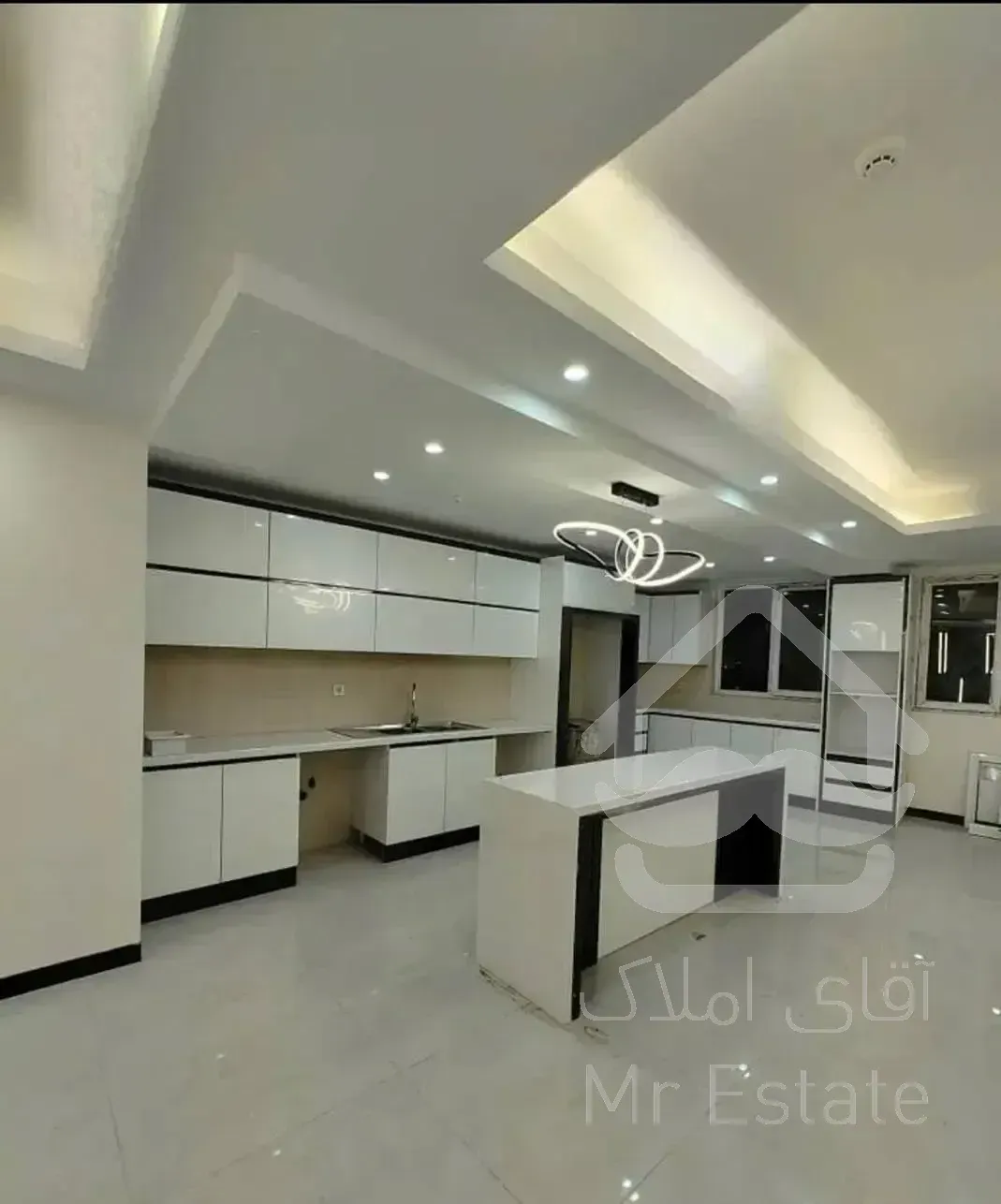 ۱۳۰ متر نوساز در برج لوکس استخر دار