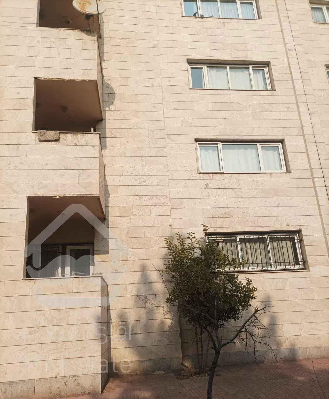 فروش آپارتمان ۱۷۵ متری ۳ خوابه در خیابان ایثار