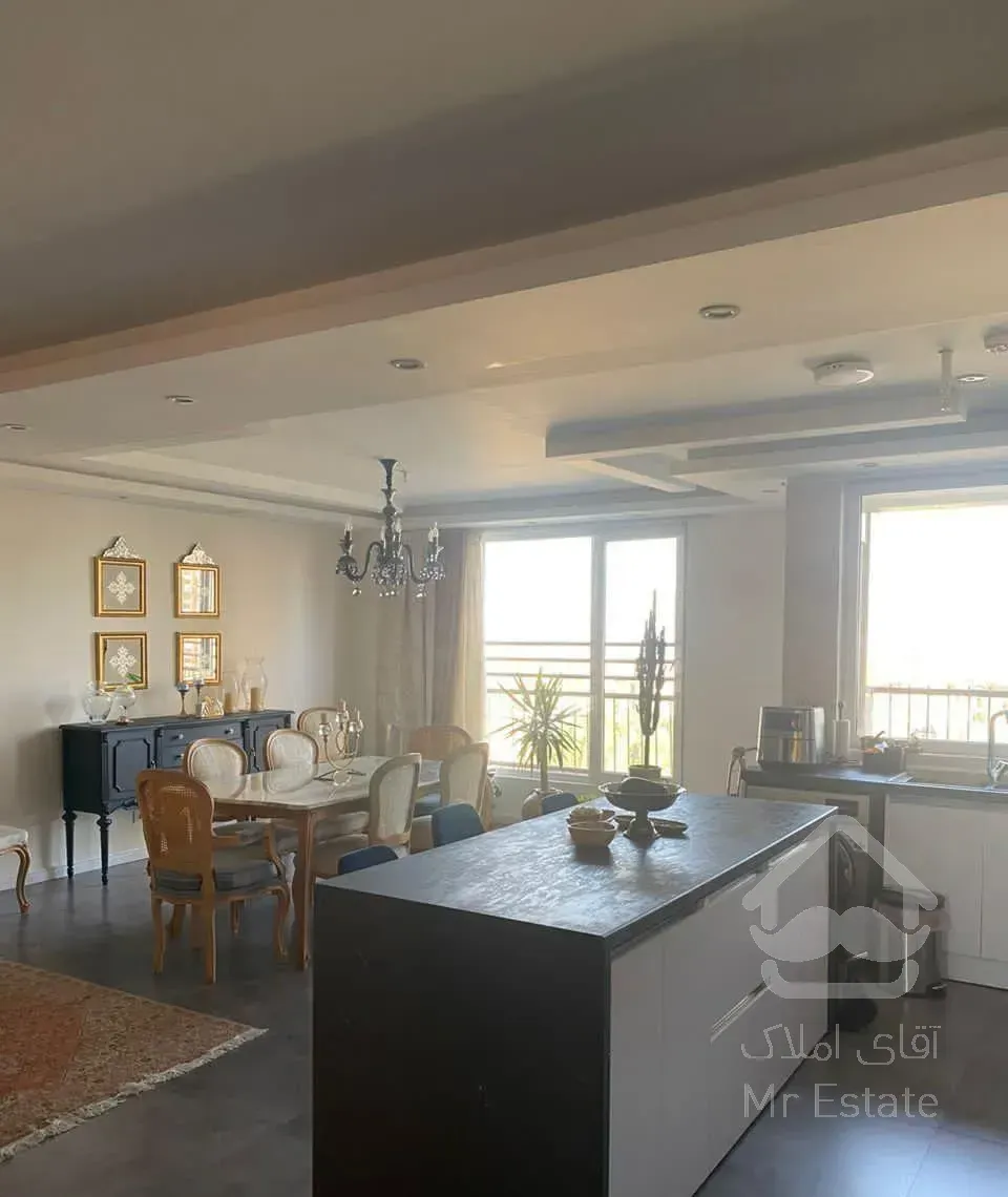 ۱۳۲ متر ۳ خواب /نوسازی شده / فول امکانات/ پرده خور