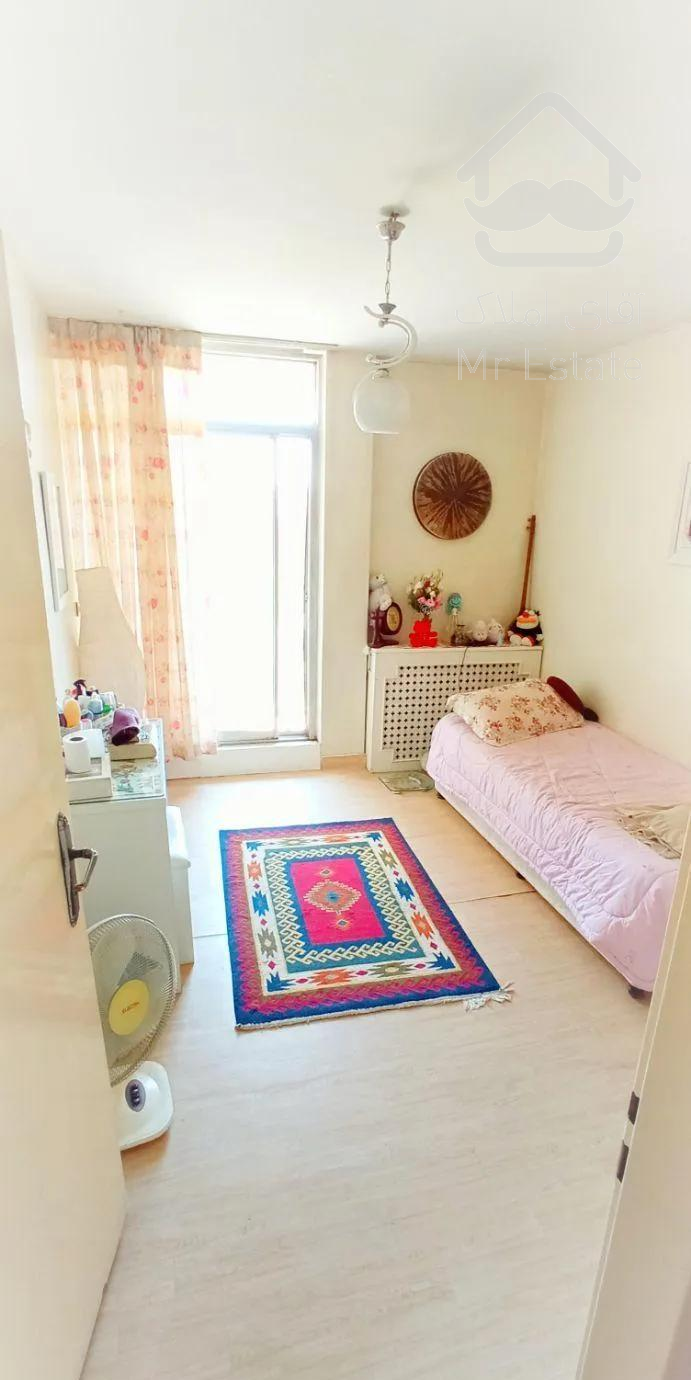 آپارتمان‌.۱۳۰‌ متری‌ ۳خوابه‌