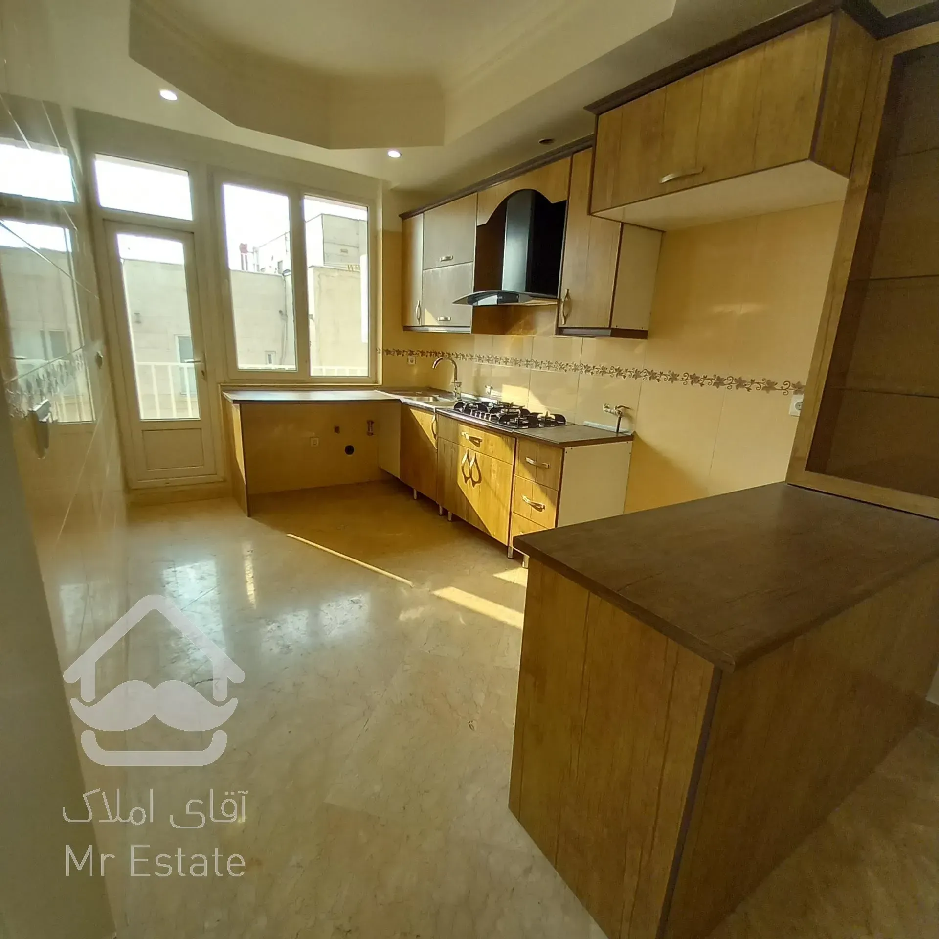 ۶۵متری تکخواب کم سن فول امکانات ویو دار آیت الله کاشانی