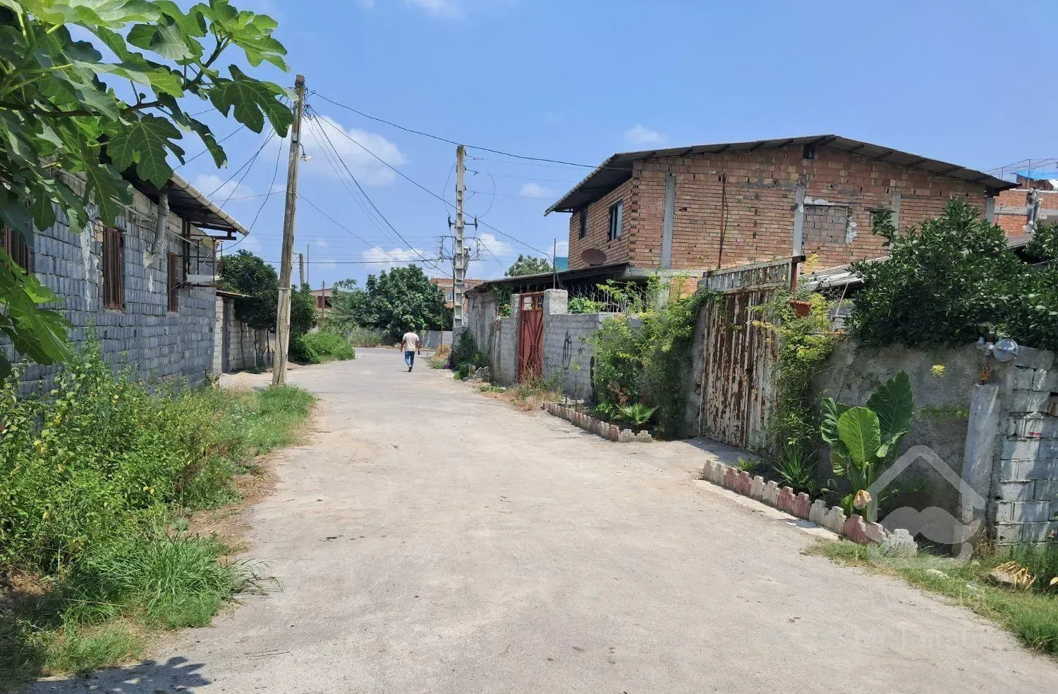 فروش خانه ویلایی 250 متری/آب برق گاز شخصی/شمال