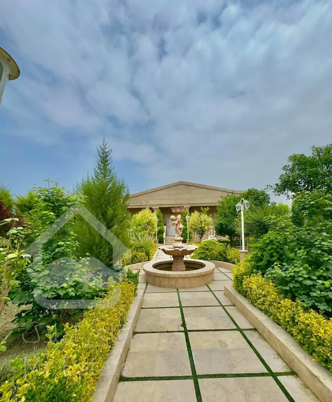 باغ ویلای 350 متری (سرسبز و دلباز) پر از حس آرامش