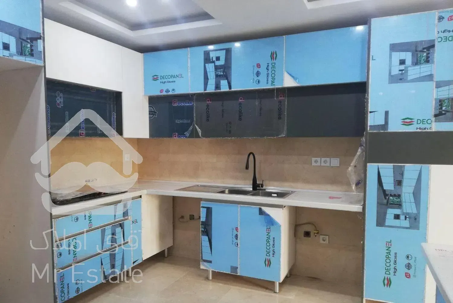 ظفر 120متر نوساز کلید نخورده (دیپلمات نشین)