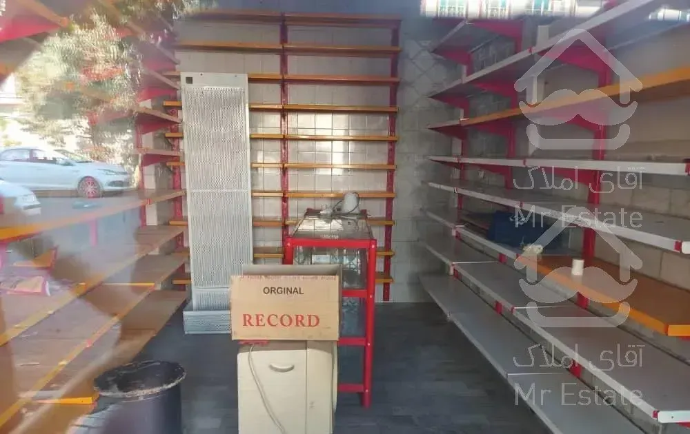 یک باب مغازه بر خیابان اصلی درخیابان بیست متری