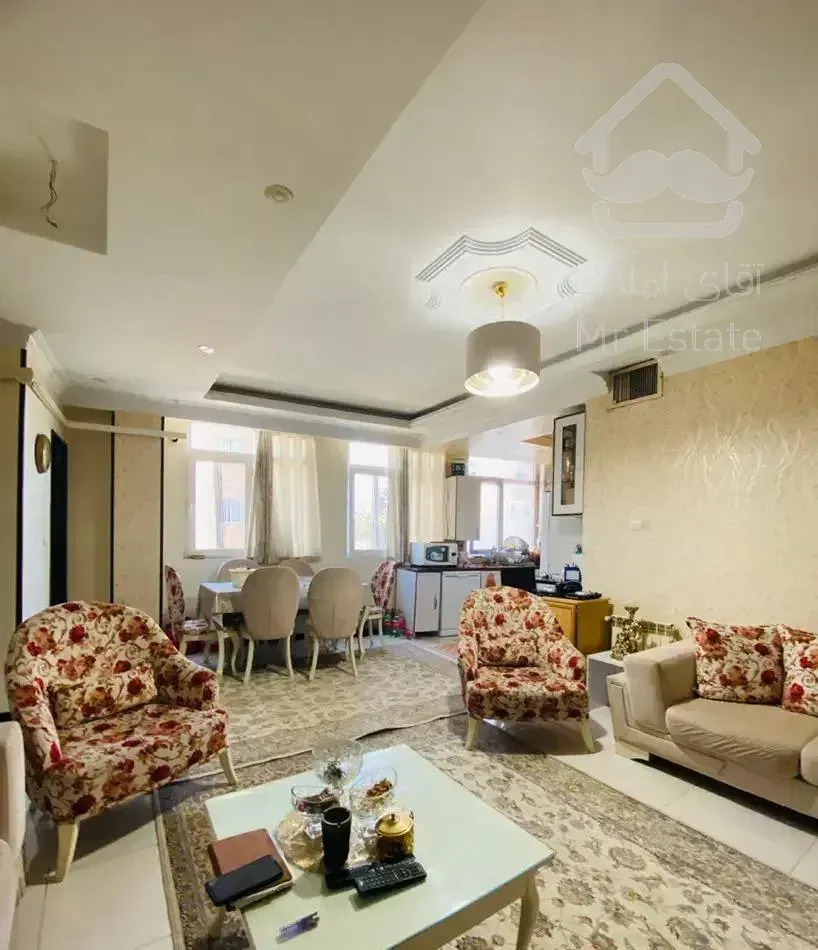 ۵۳ متر/ آسانسور و انباری سندی