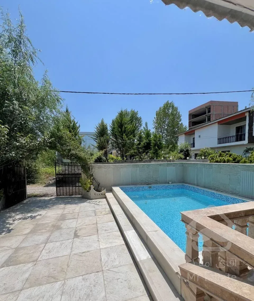 نیم پیلوت استخردار۲۷۰زمین /فول فرنیش/نزدیک جاده