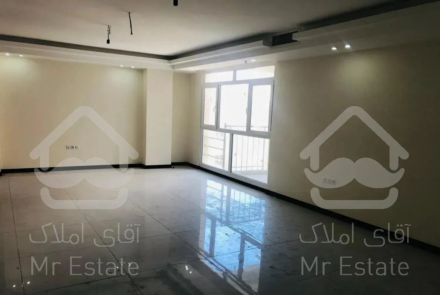 ونک ۱۳۵ متر نوساز