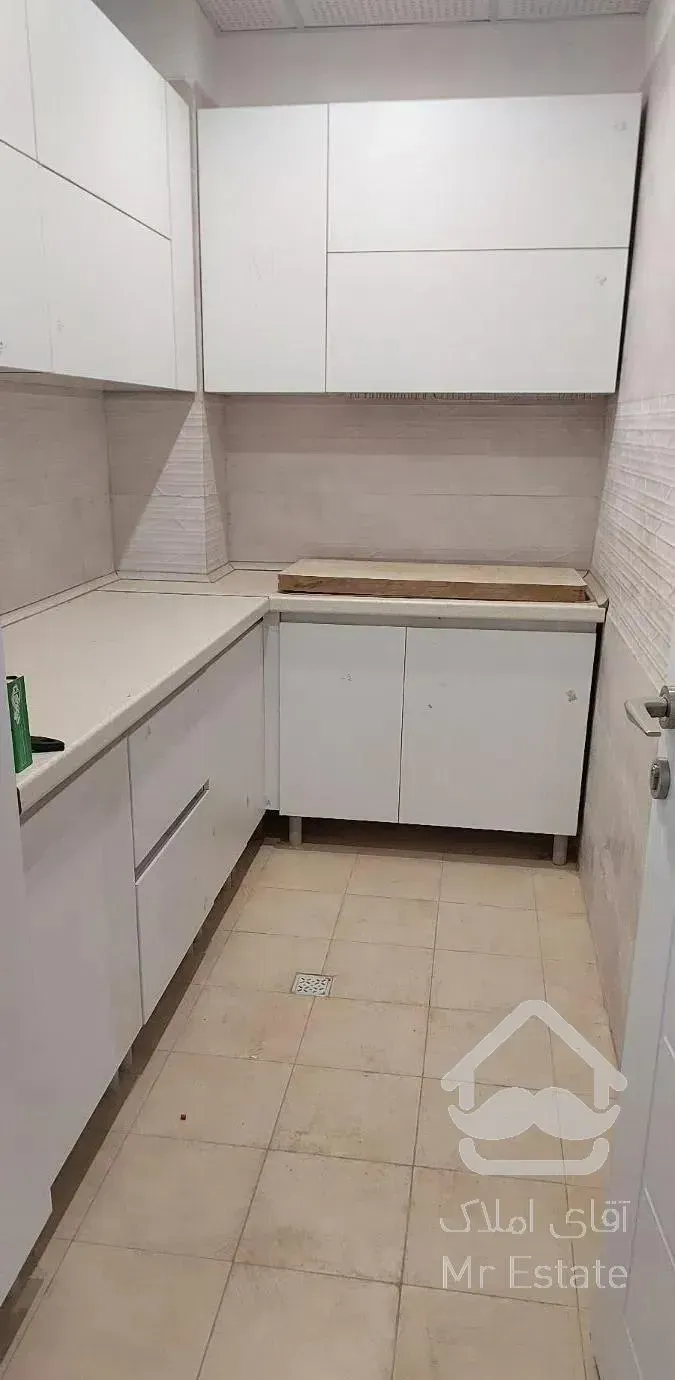 ۸۵ متر اداری / مجاور دریاچه / برج اداری اکاداسنتر