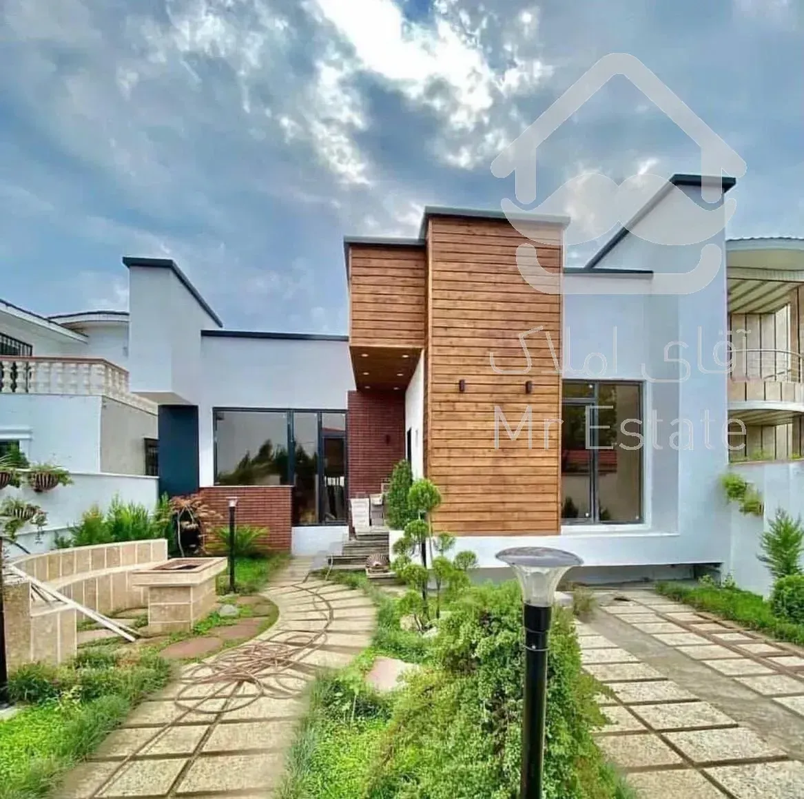 ویلا باغچه مدرن ۲۵۰ متر شهرکی سند تکبرگ