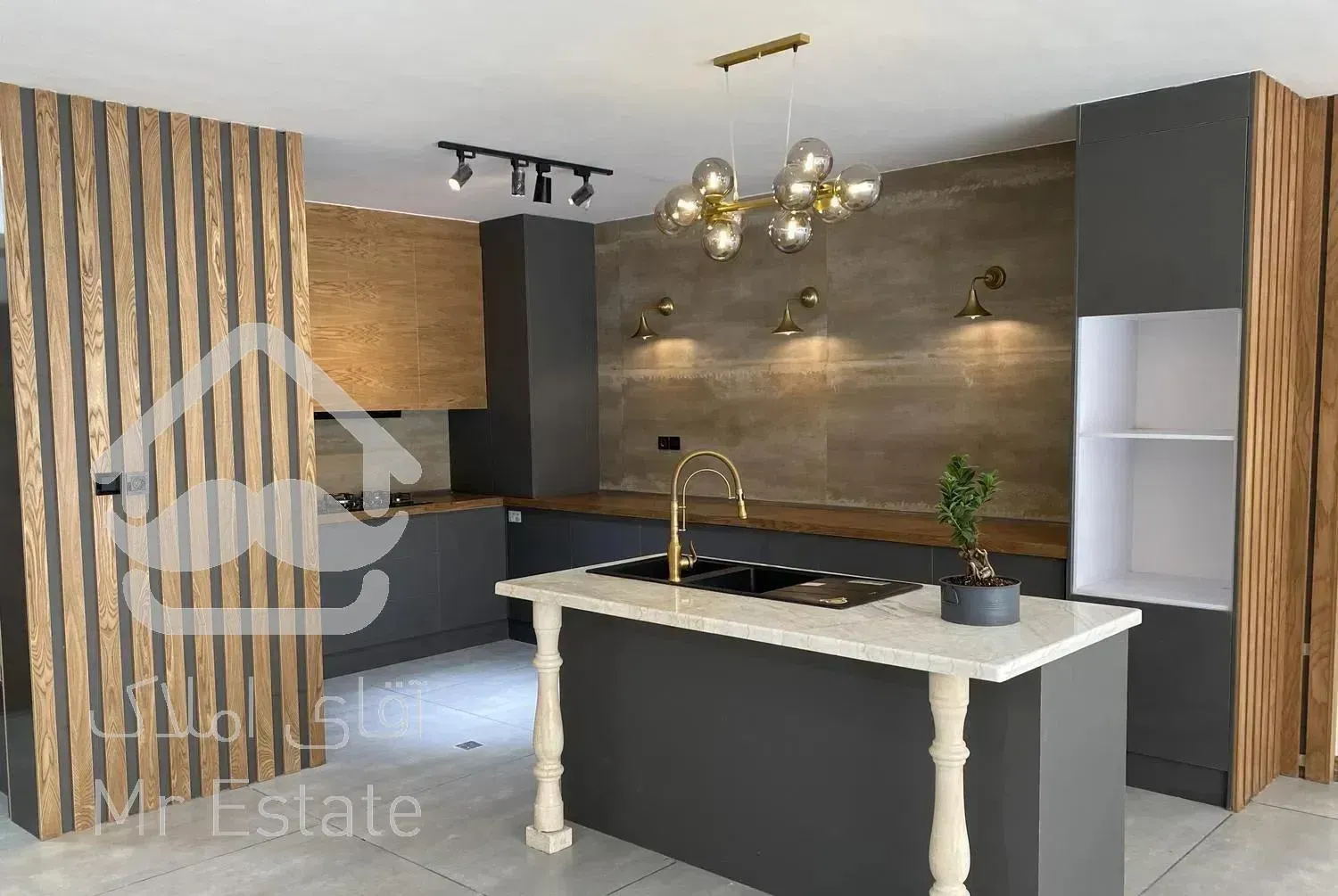 واحد ۱۷۰متری عظیم قدوسی غربی