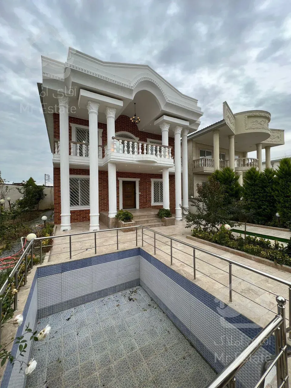 فروش فوری ویلا ۴۰۰ متری امیر آباد