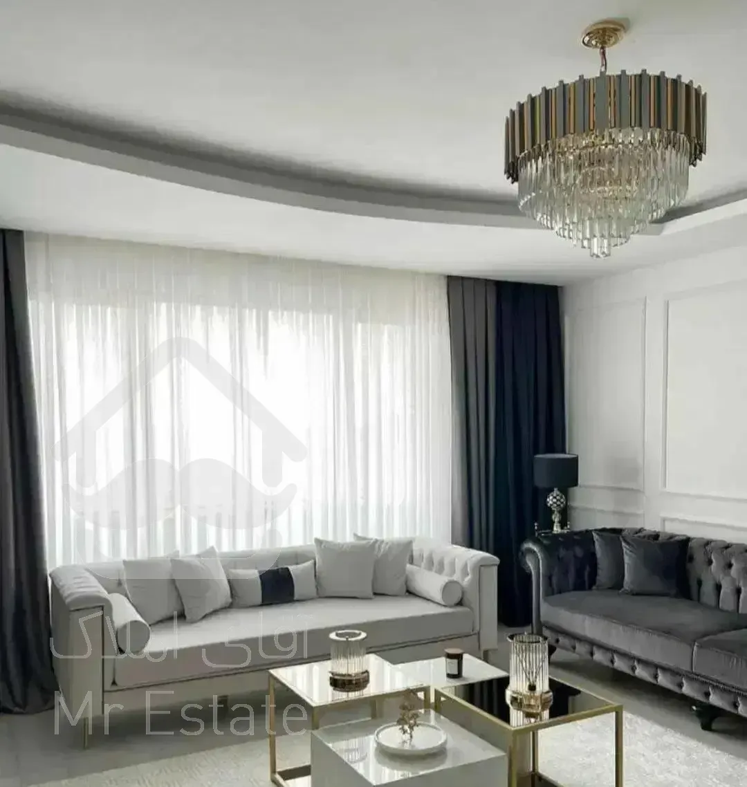 ۱۰۰ متر / ۲ خواب / ۳ ساله / سقف ۴ متری / روف‌گاردن