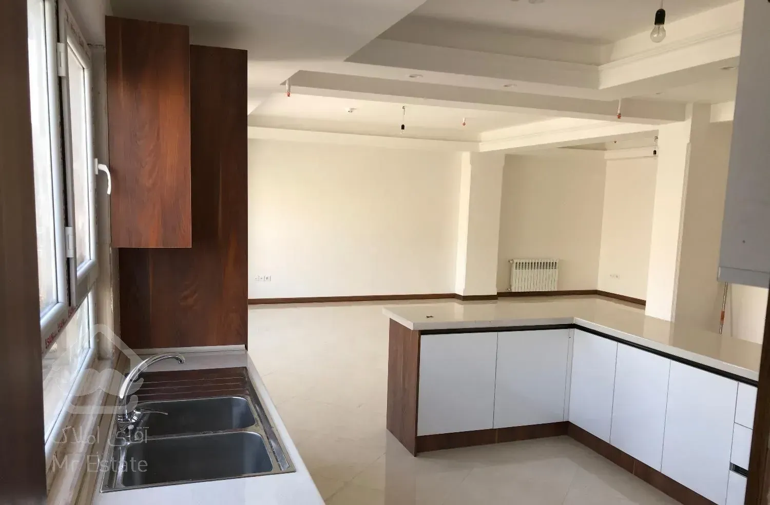 اپارتمان 102 متر نوساز وحیدیه طبقه۴