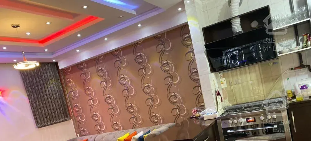 ۸۰ متر مفید طبقه دوم با آسانسور