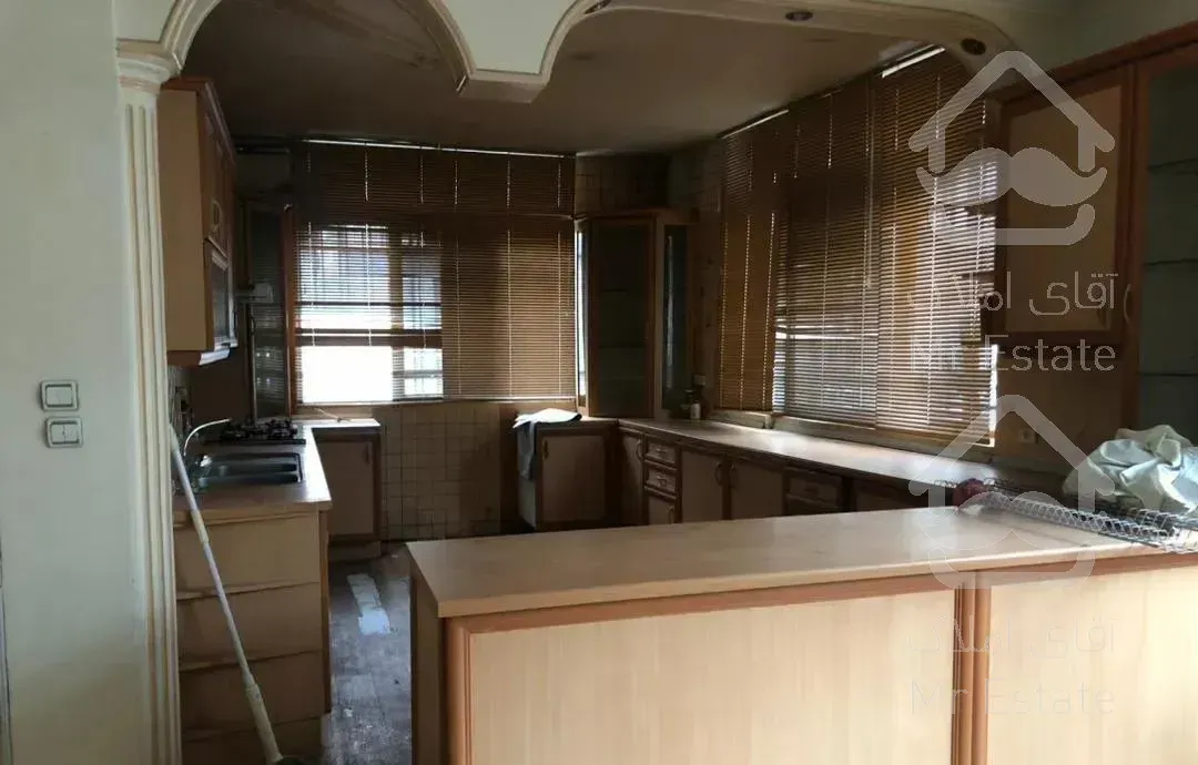 اپارتمان ۱۷۵ متری ۴ خوابه