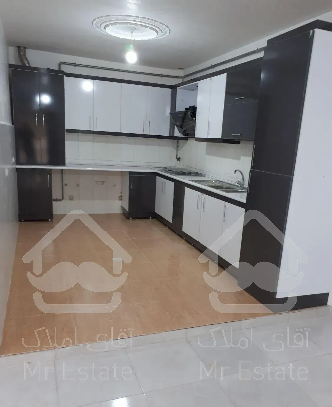 خانه دو طبقه.خود مدرس