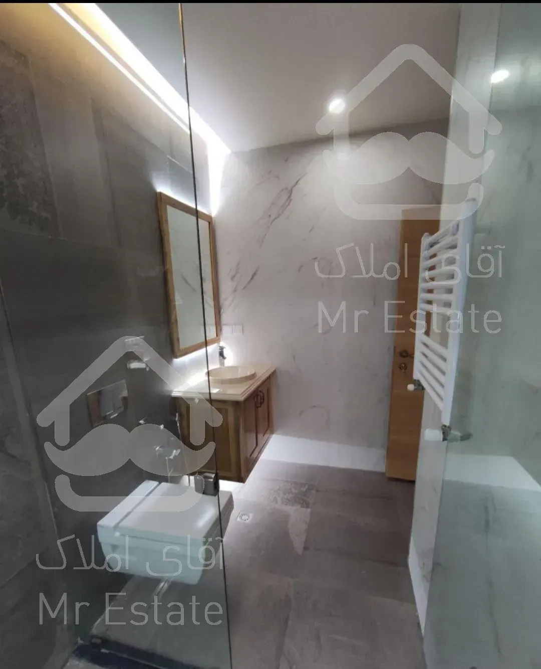 خرید و فروش ۱۰۶متر ۵ساله سالن پرده خور