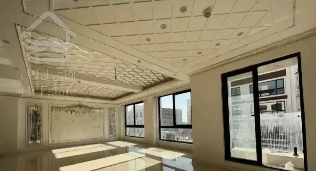 ۱۹۰متر/۳خواب/تاپ لوکیشن/تکواحدی/۲پارکینگ سندی