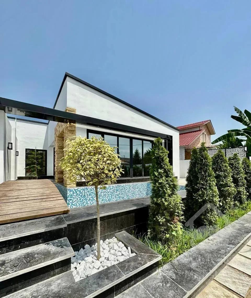 ویلاباغ۳۰۰متری/استخردار/شهرکی/سند/تهاترباخودرو