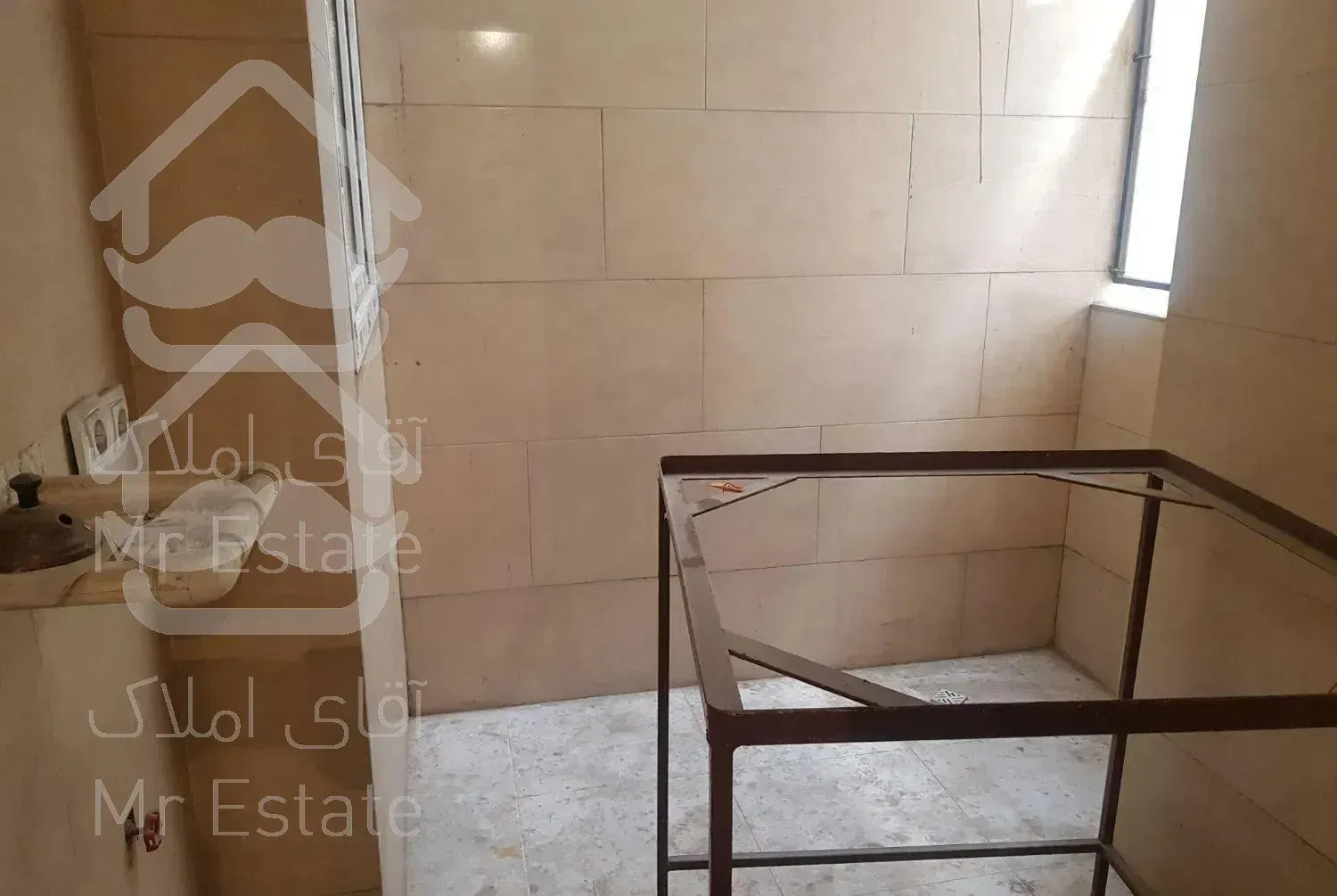 آپارتمان ۹۸ متر / ۲ خواب / کلید نخورده