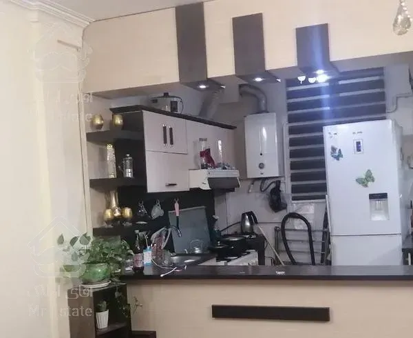 70 متر آپارتمان طبرسی شمالی 40 طبقه اول روی پیلوت