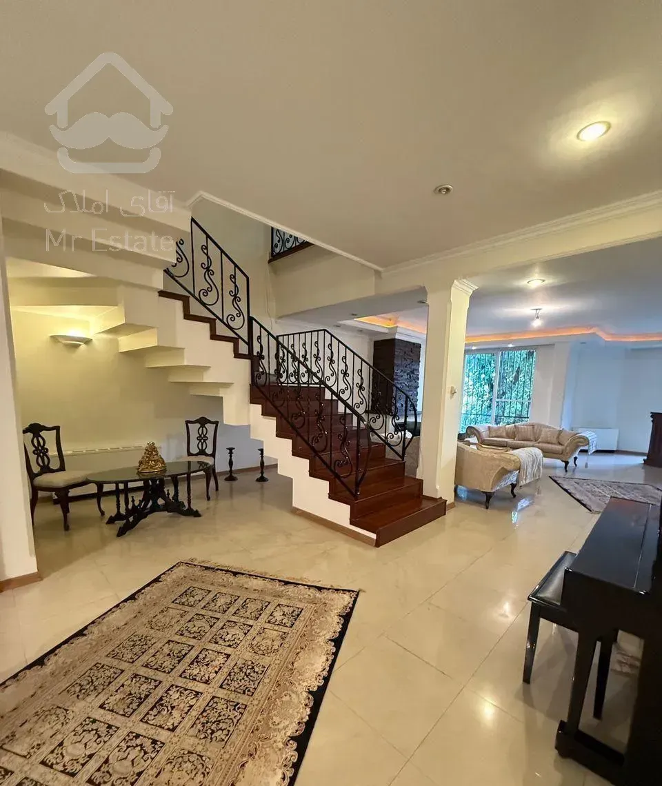 آپارتمان دوبلکس ۲۲۰ متر ۳ خوابه نیاوران گلابدره