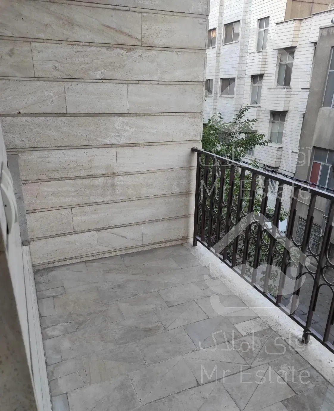 آپارتمان ۱۰۳ متری، تک‌واحدی، پارکینگ‌دار