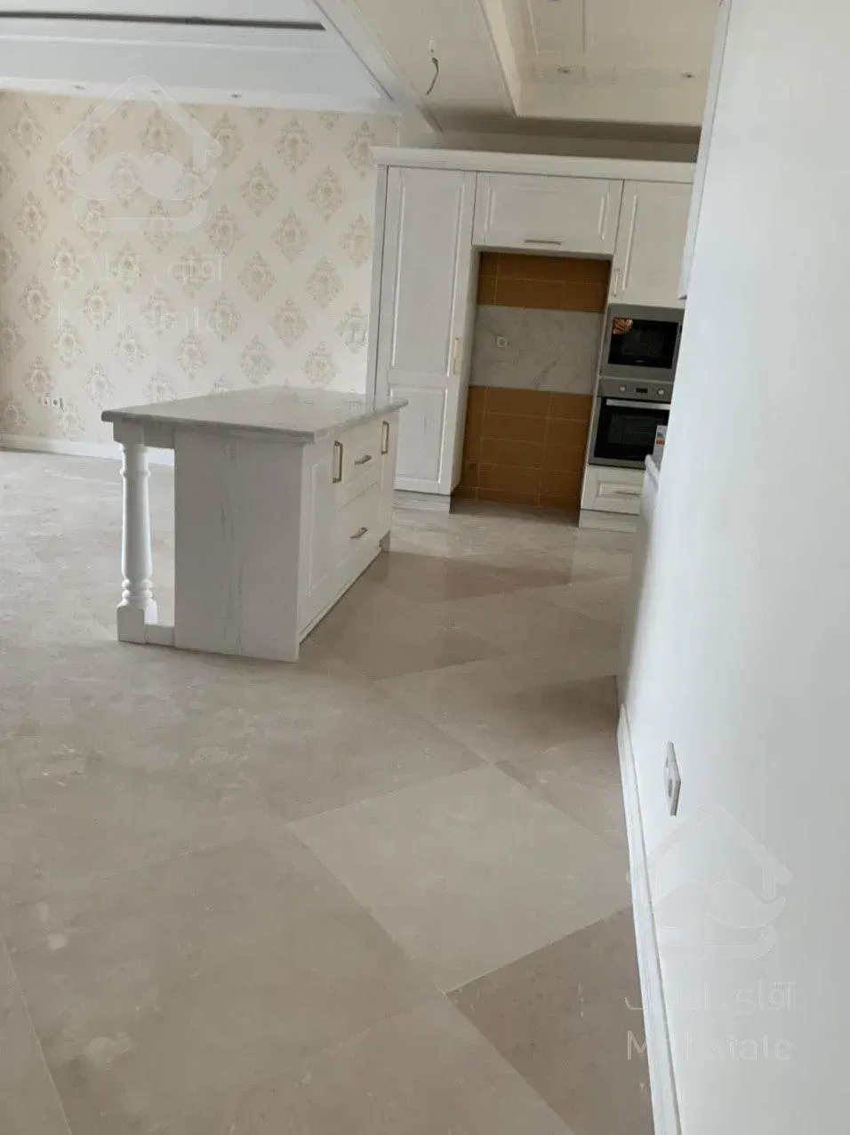 خرید آپارتمان 223 متری فرمانیه سنبل