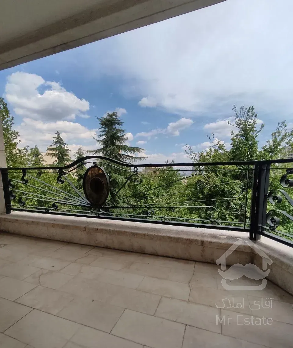 نیاوران ،۲۷۰ متر ۴ خوابه ، نوسازی شده با دید مشجر