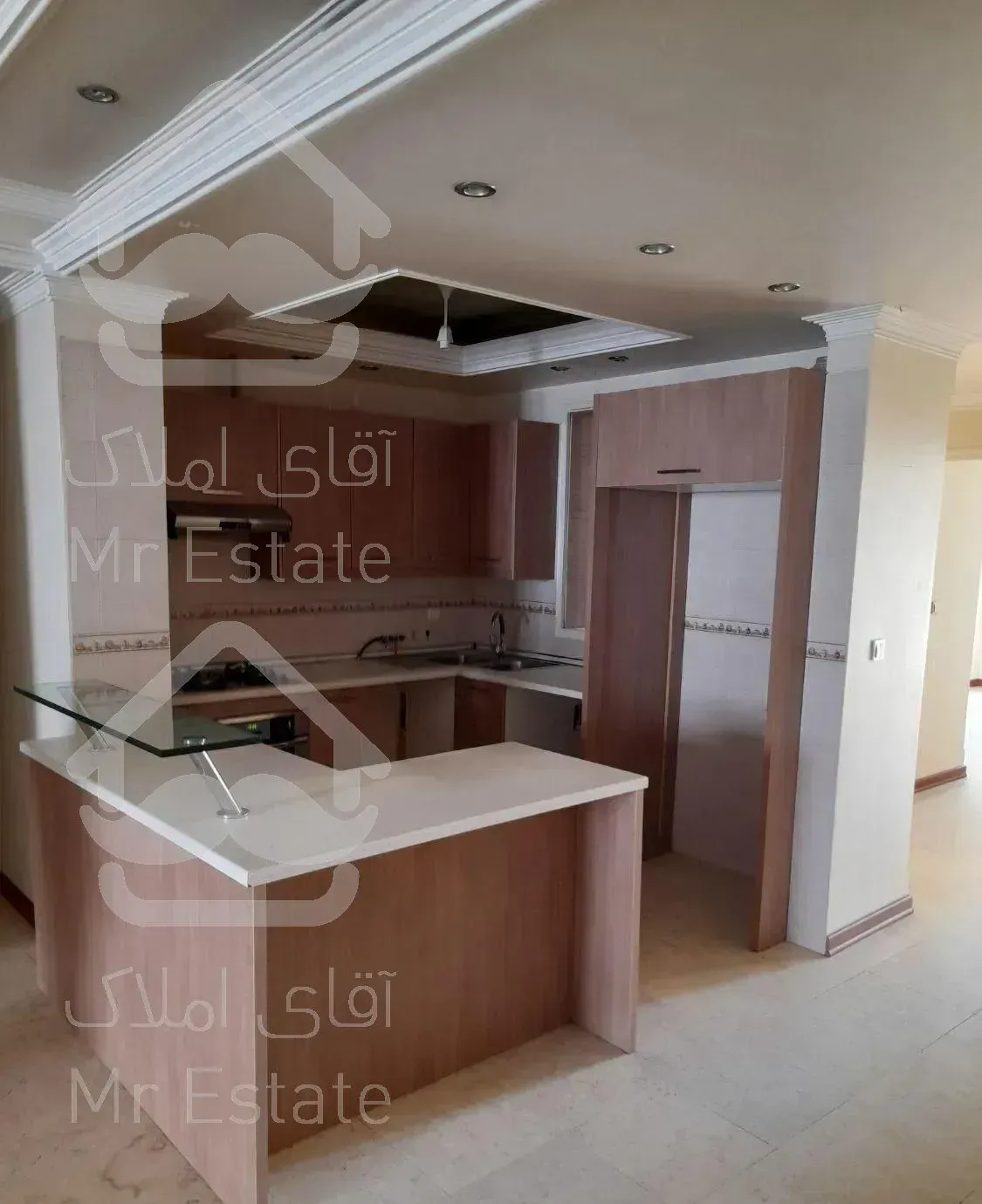 اپارتمان مسکونی ۱۲۰ متر/فول/نزدیک مترو/۲ پارکینگ