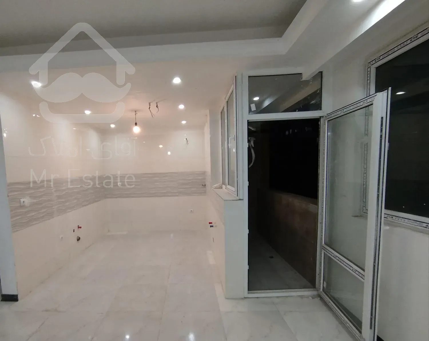 آپارتمان ۹۲ متری کلید نخورده دو خوابه با پارکینگ