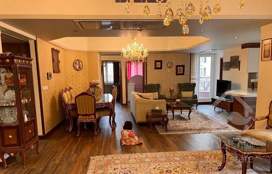 170 متر اوین، هشترودی، عمارتی فاخر