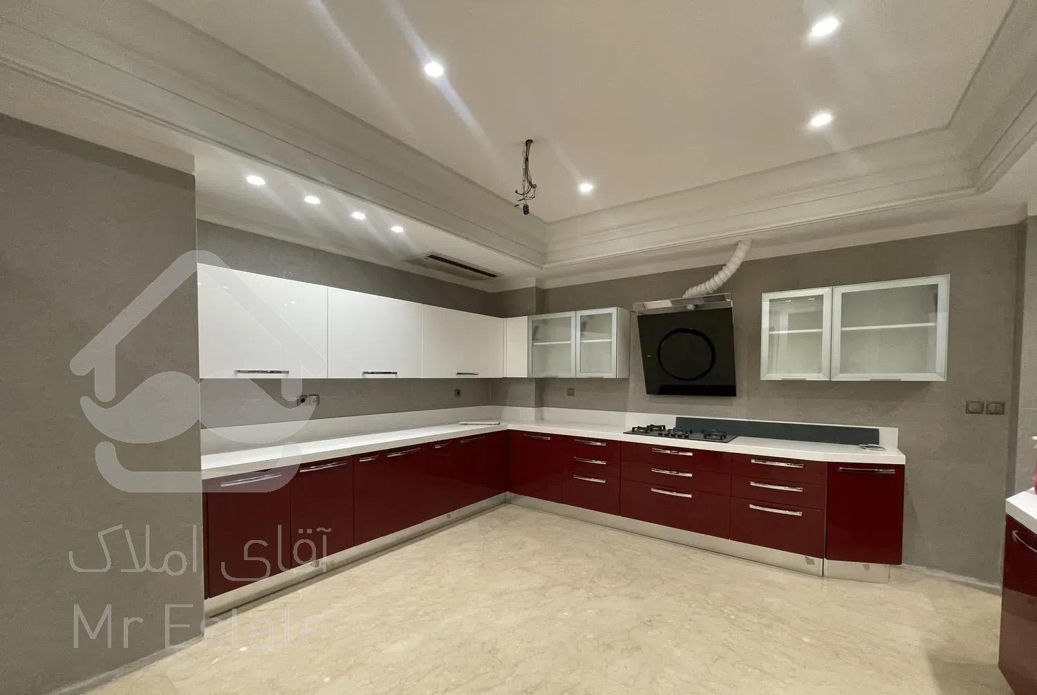 ۲۸۵ متر ۴ خواب