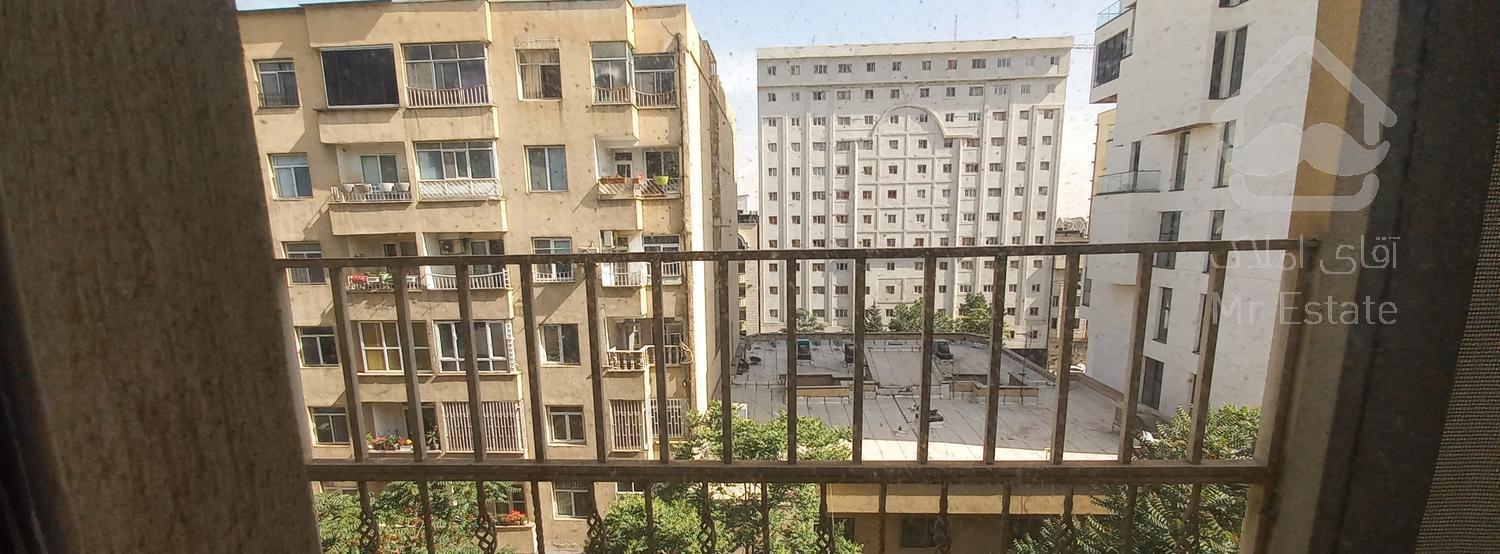 علامه شمالی. ۱۵۰ متر ۳ خواب.  ۲ پارکینگ سندی