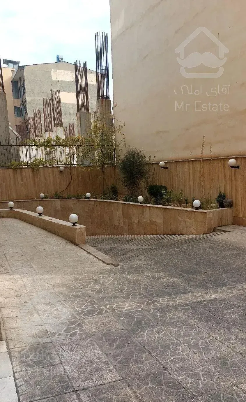 شاهین شمالی فرعی دنج ۸۷متری