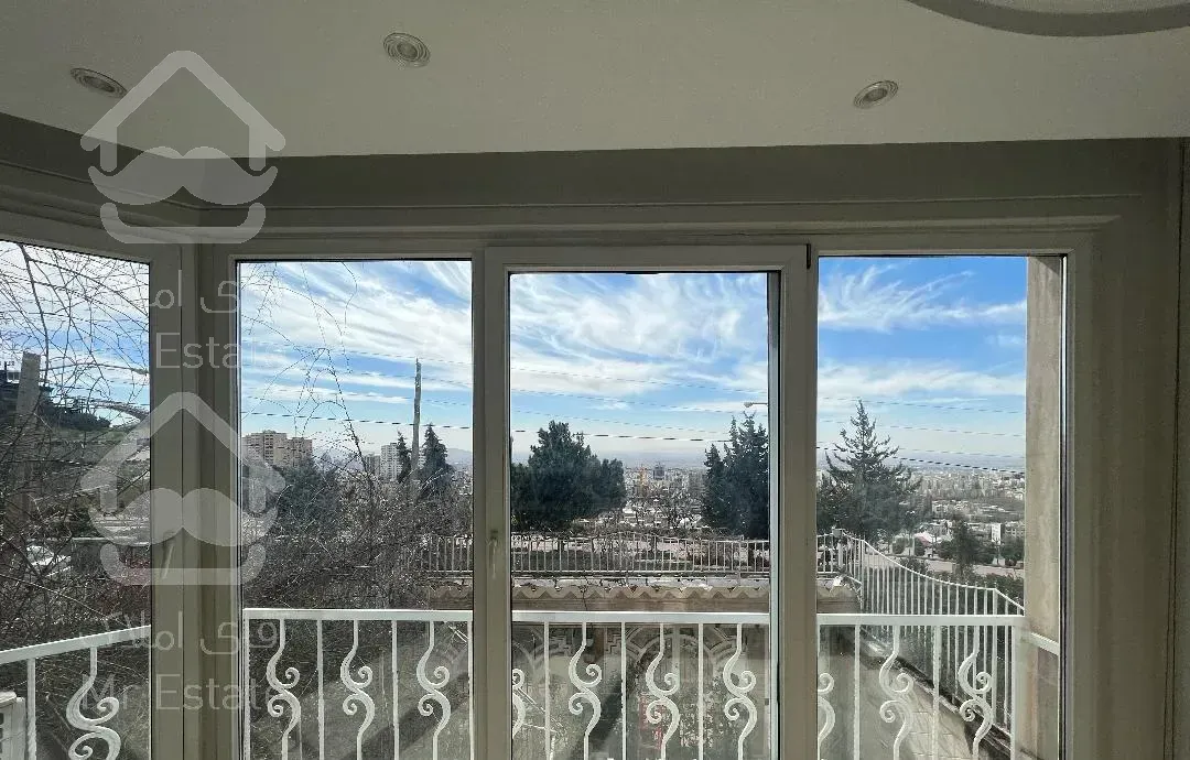 ویو ابدی تهران. کل واحد ملک بازسازی شده. تمیز