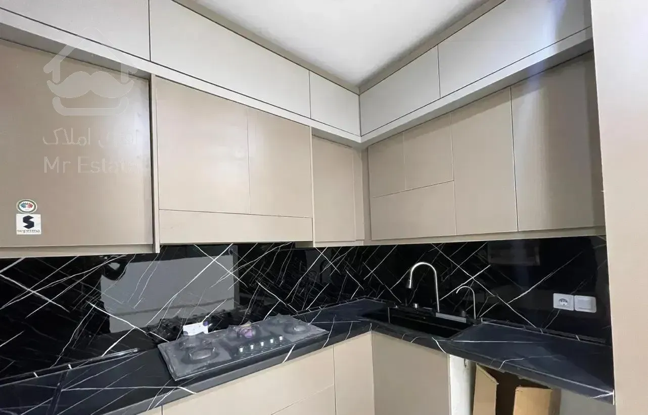 ۷۵ متر صفر تا صد بازسازی شده طبقه ۲/۵ ویلا ۱۴